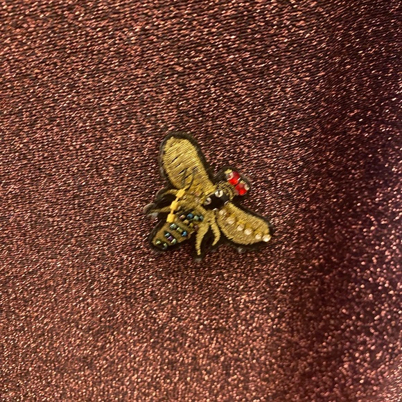 Metallic finish top with Gucci like bee 🐝 - Picture 2 of 3